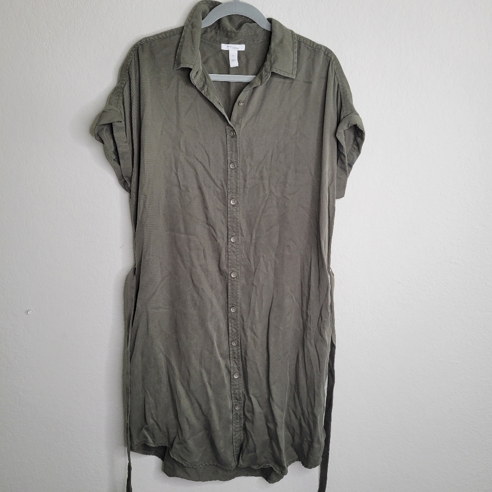Daily ritual botton down dress with a waist tie two pockets army green color szL